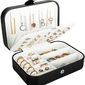 Hatori Travel Jewelry Box, PU Leather Small Jewelry Organizer for Women Girls, Portable Mini Travel Case Display Storage Holder Boxes for Stud Earrings, Rings, Necklaces, Bracelets.